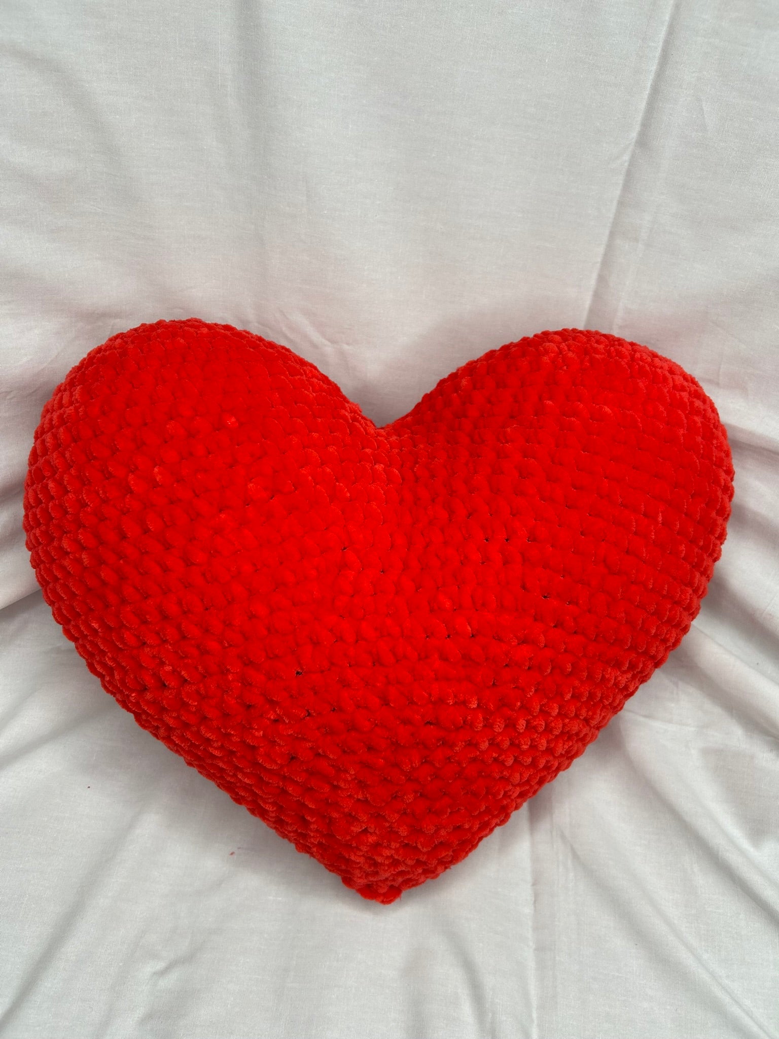 Coussin coeur au crochet fait main - Décoration romantique et cadeau Saint-Valentin