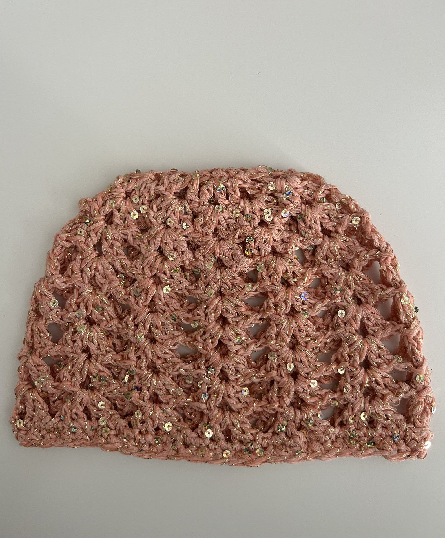 Bonnet en filet au crochet – Fait main | By Kamina