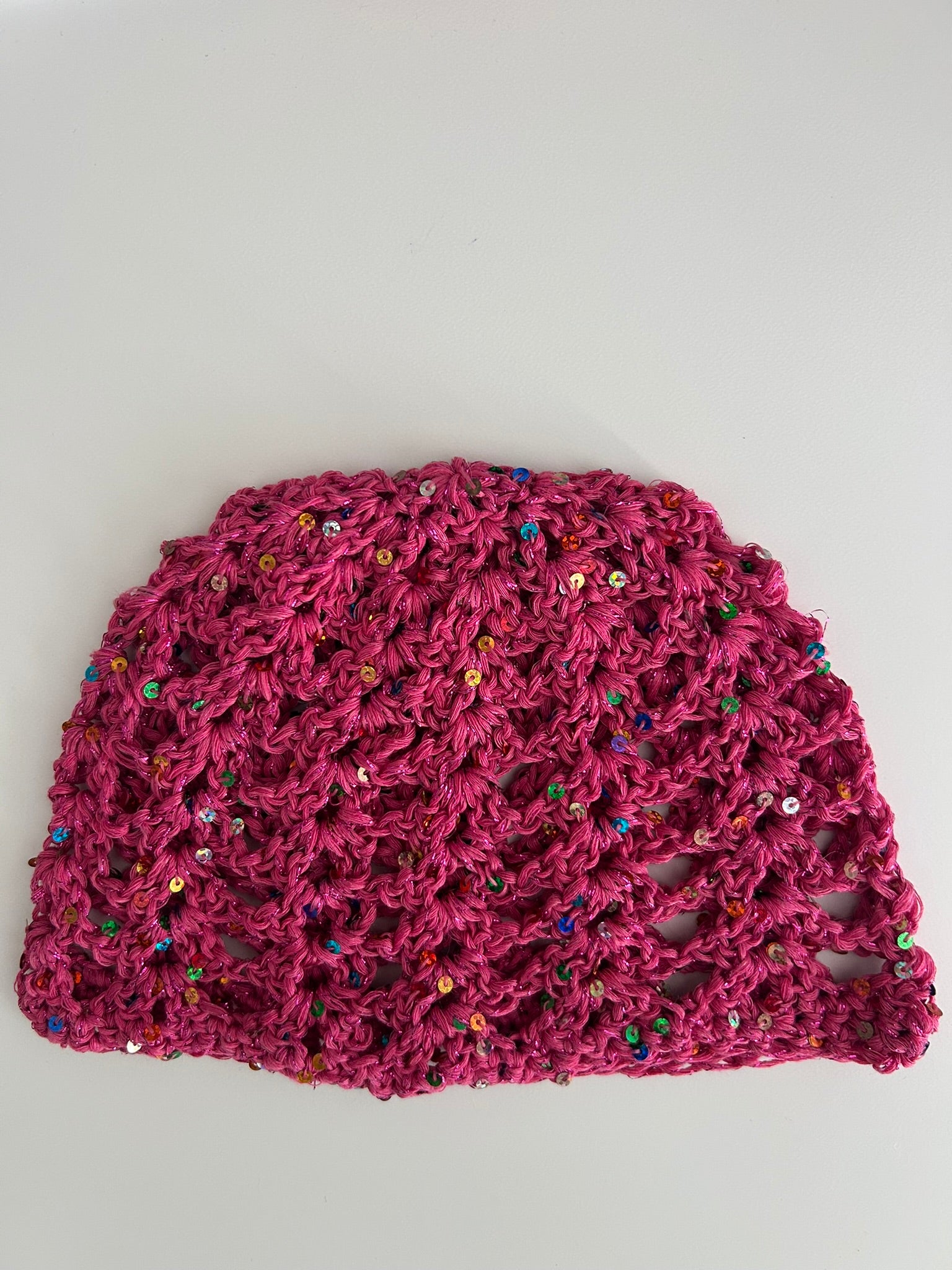 Bonnet en filet au crochet – Fait main | By Kamina