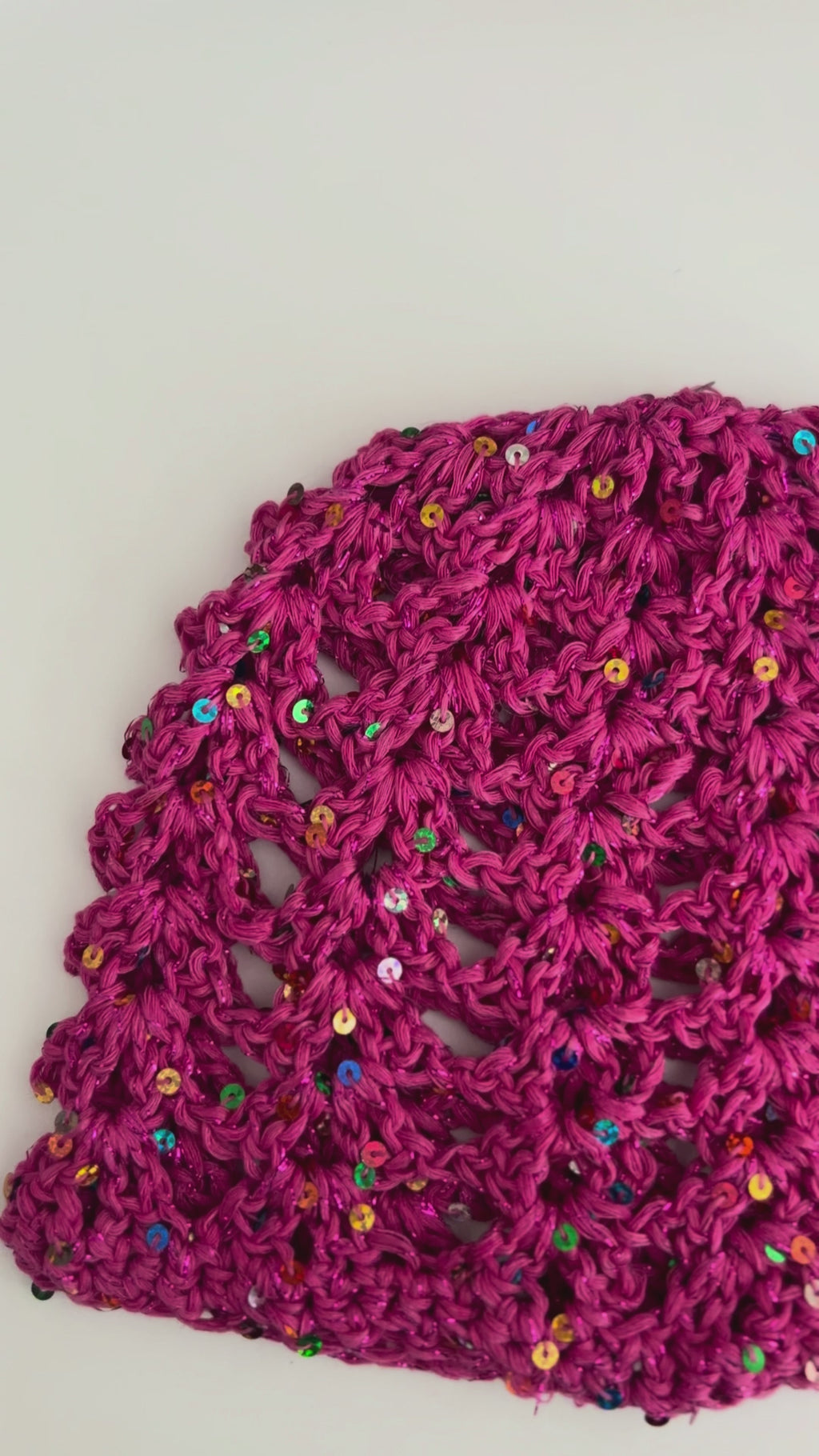 Bonnet en filet au crochet – Fait main | By Kamina