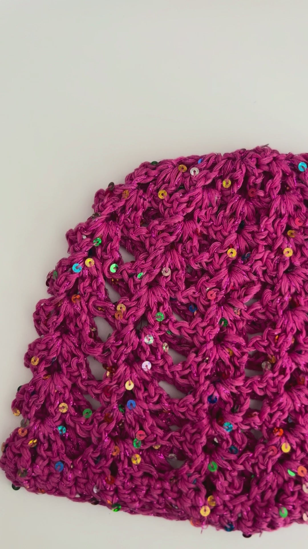 Bonnet en filet au crochet – Fait main | By Kamina