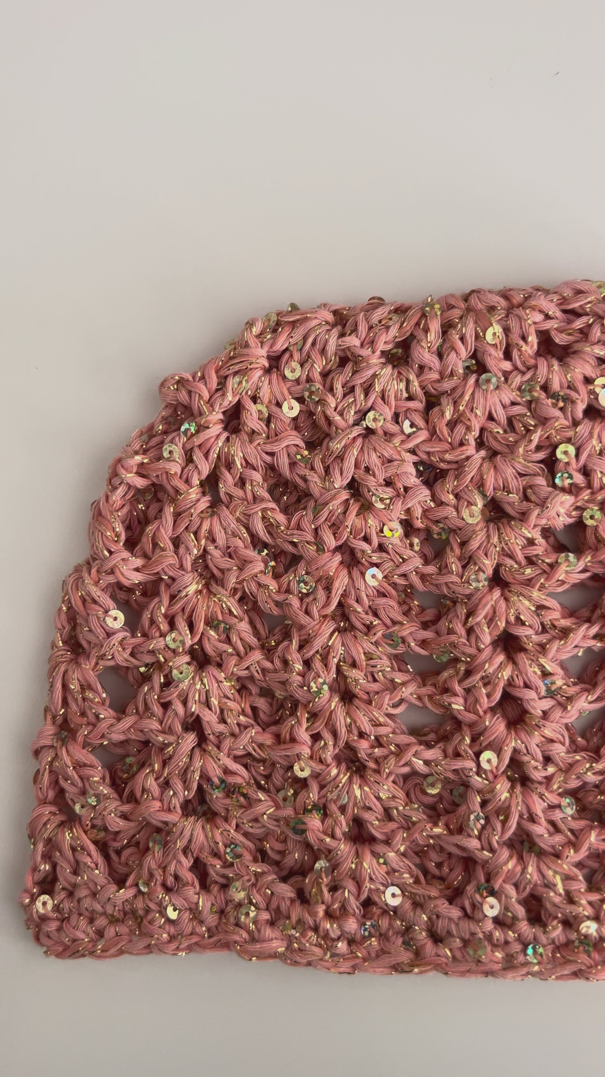 Bonnet en filet au crochet – Fait main | By Kamina